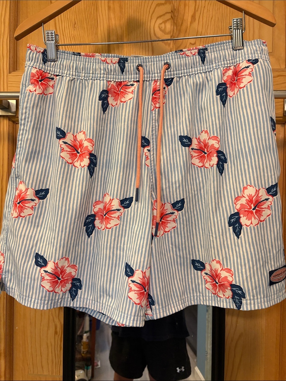 Men’s Vineyard Vines Blue Striped Swim Trunks Sz L